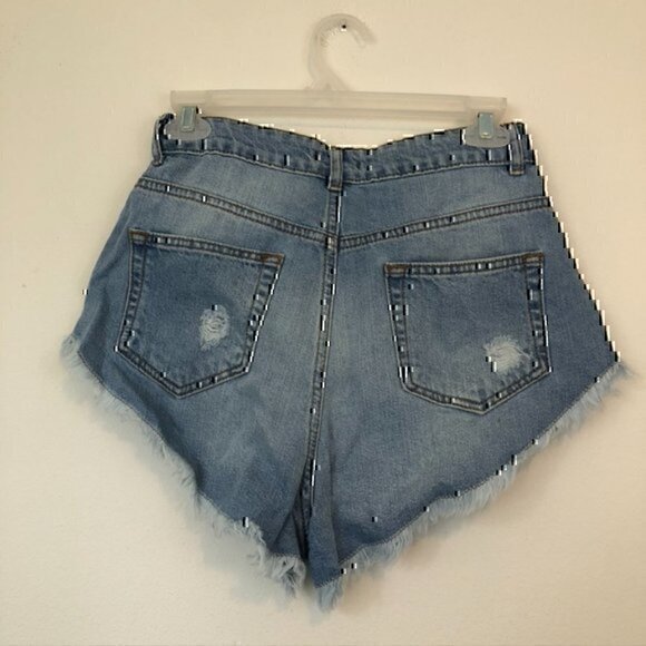 NEW NWT BOOHOO High Waisted Rise Extreme Frey Hem Denim Short Ripped PETITE 6P - Picture 8 of 9